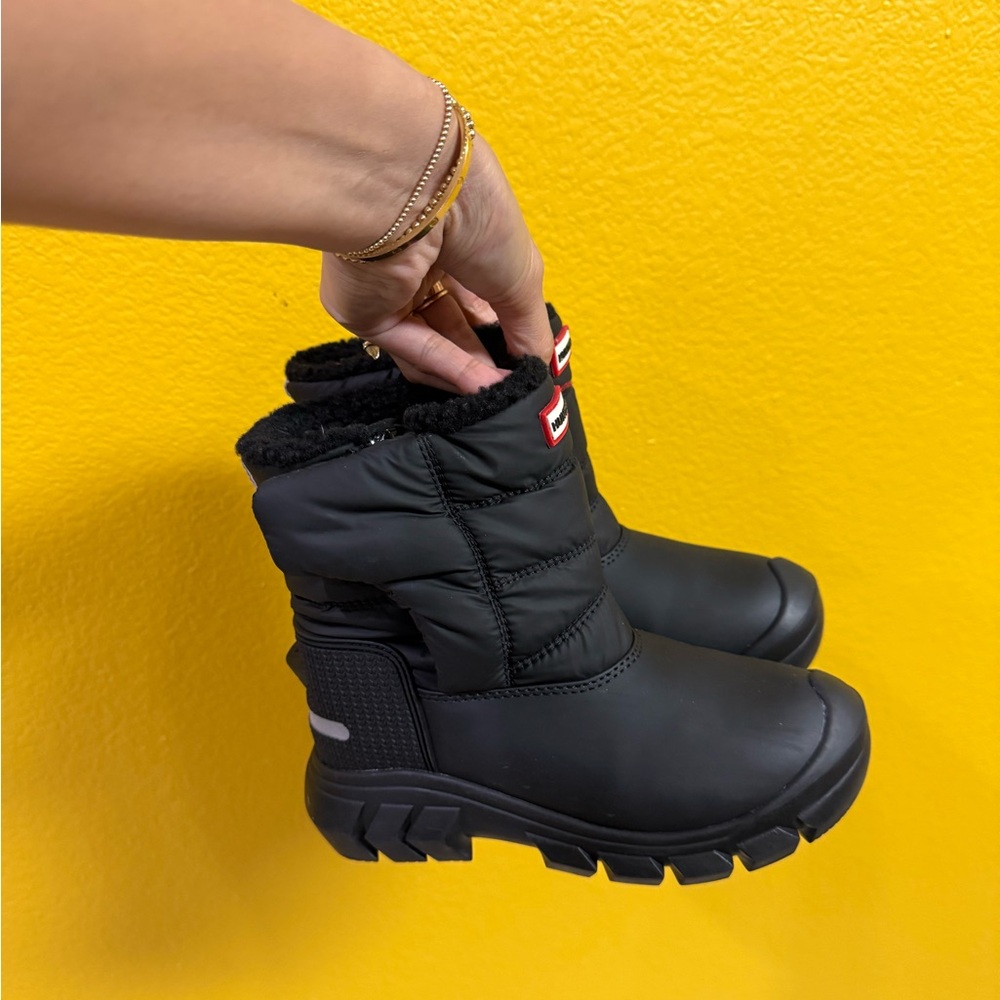 Hunter LK Snow Boots Black B02 Winter Toddler Kids Puffer Warm Shoes Size 12 - Picture 2 of 4